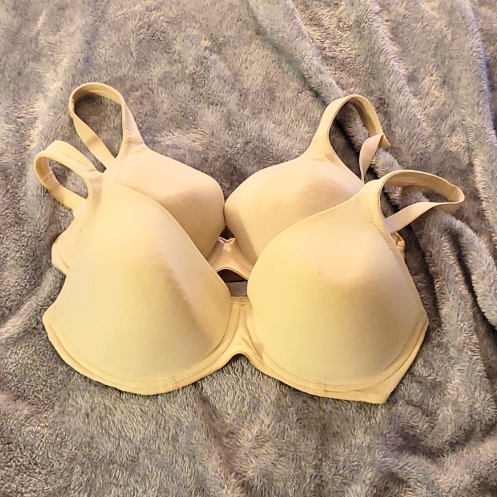 Body by Victoria Secret Shapping Bras